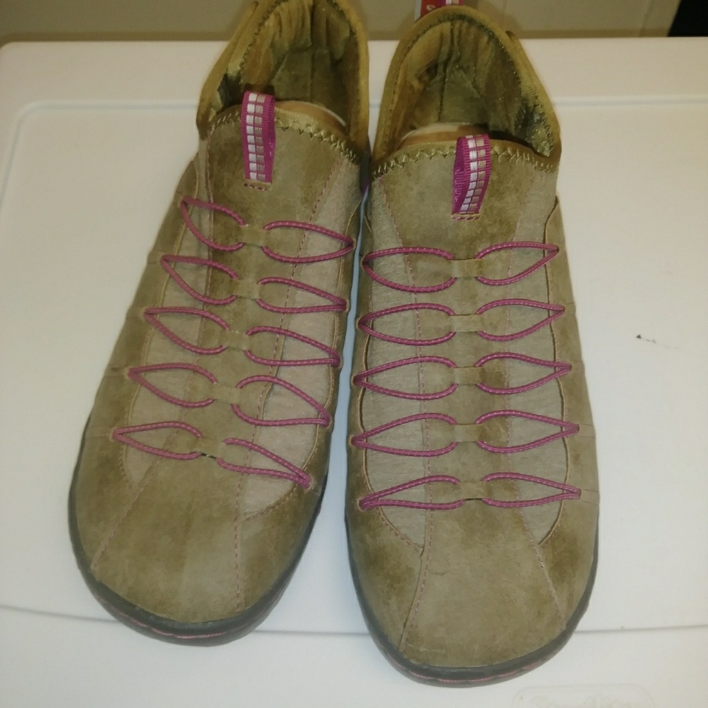 "WOMENS SIZE 9M JAMBU FOOTWEAR"